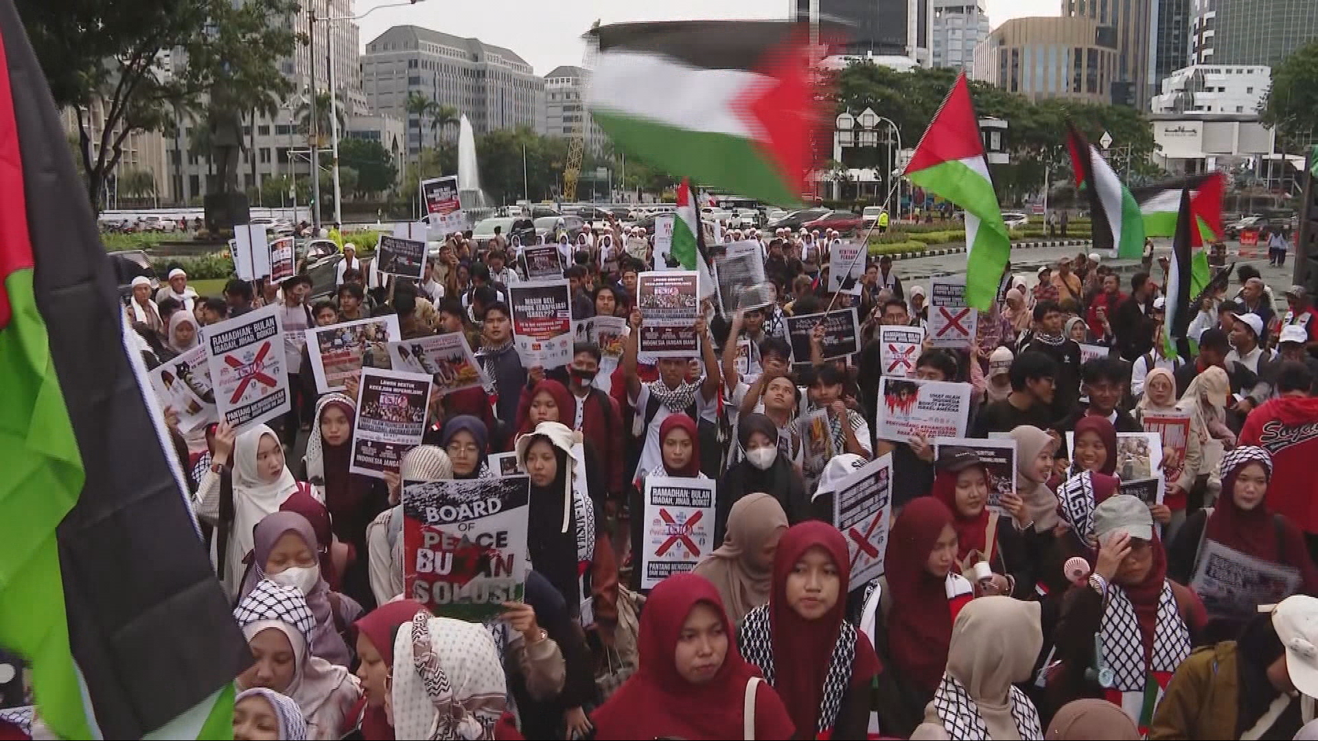Video thumbnail for Indonesia rally: Protesters denounce Iran war and govt’s ties to US
