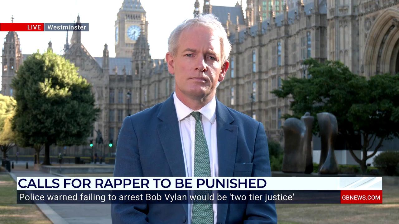 Video thumbnail for WATCH: 'Disgraceful!' Danny Kruger 'two-tier justice' after controversial Glastonbury performance