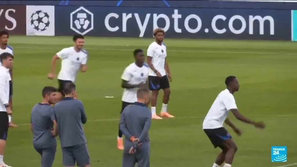 Video thumbnail for Barcelona and Paris Saint-Germain go head-to-head in Champions League