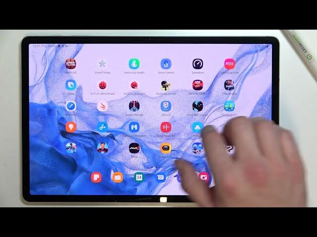 Video thumbnail for How to Turn On / Turn Off App Drawer on SAMSUNG Galaxy Tab S8+