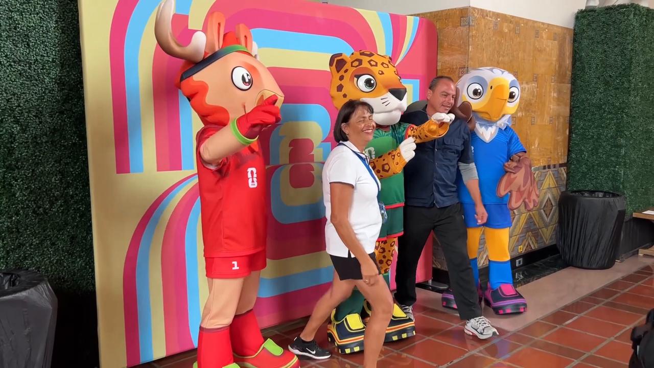 Video thumbnail for US: World Cup fever grows in Los Angeles with Claudio Suarez appearance.