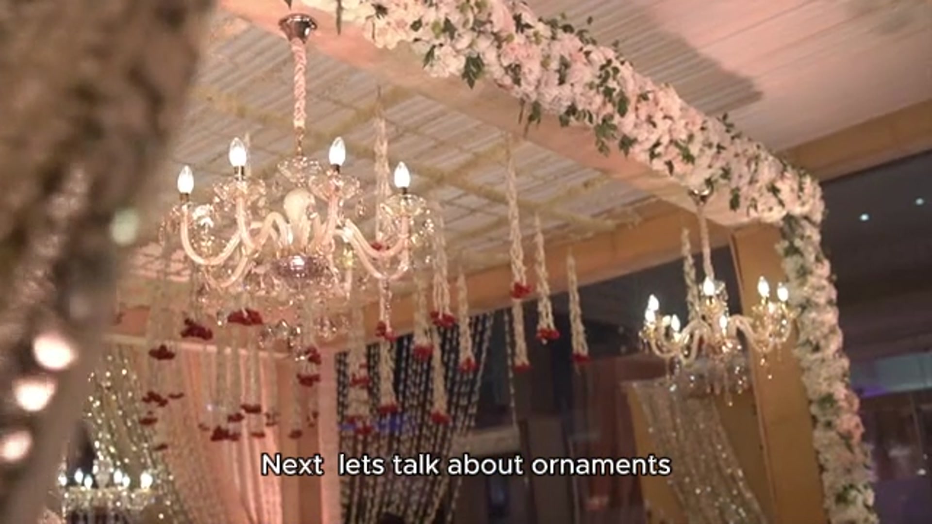 Video thumbnail for Holiday decoration tips