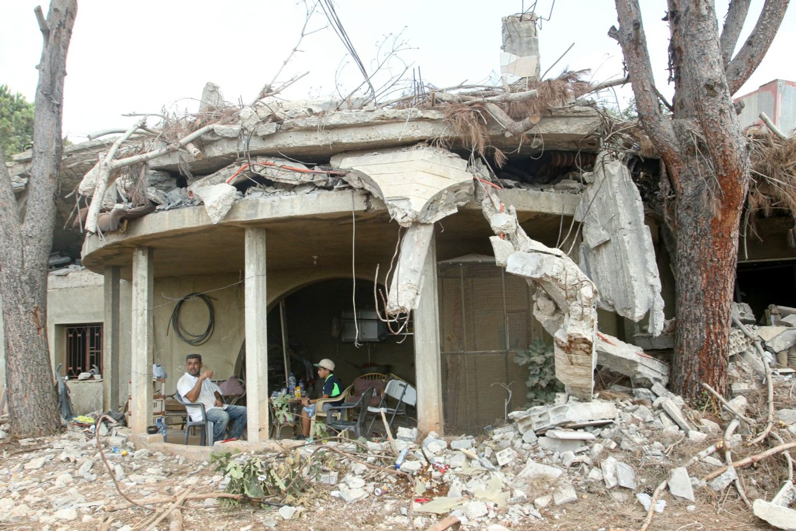 Video thumbnail for Destruction in southern Lebanon: Israeli media say five villages completely destroyed