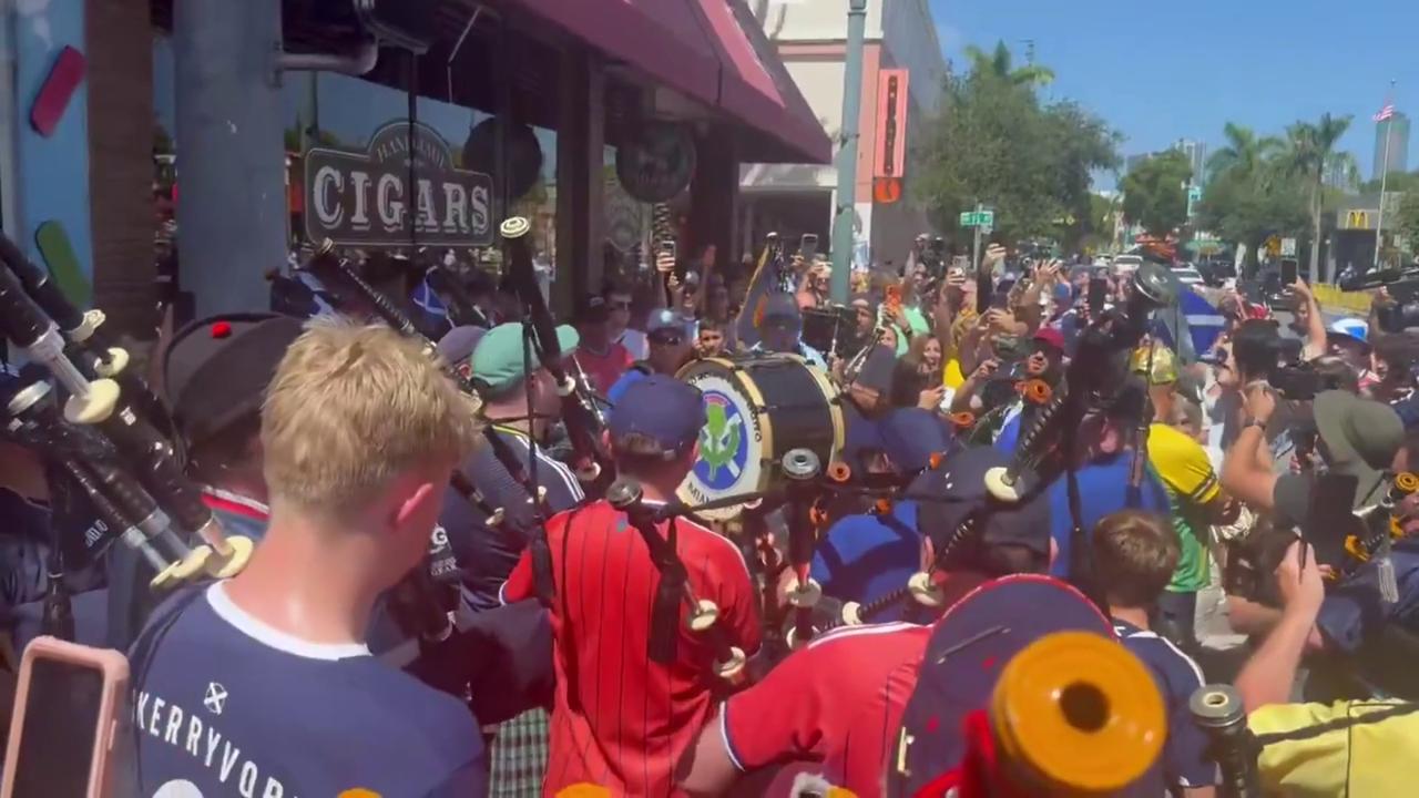 Video thumbnail for US: Scottish Bagpipers Turn Miami's Little Havana Into Little Scotland.