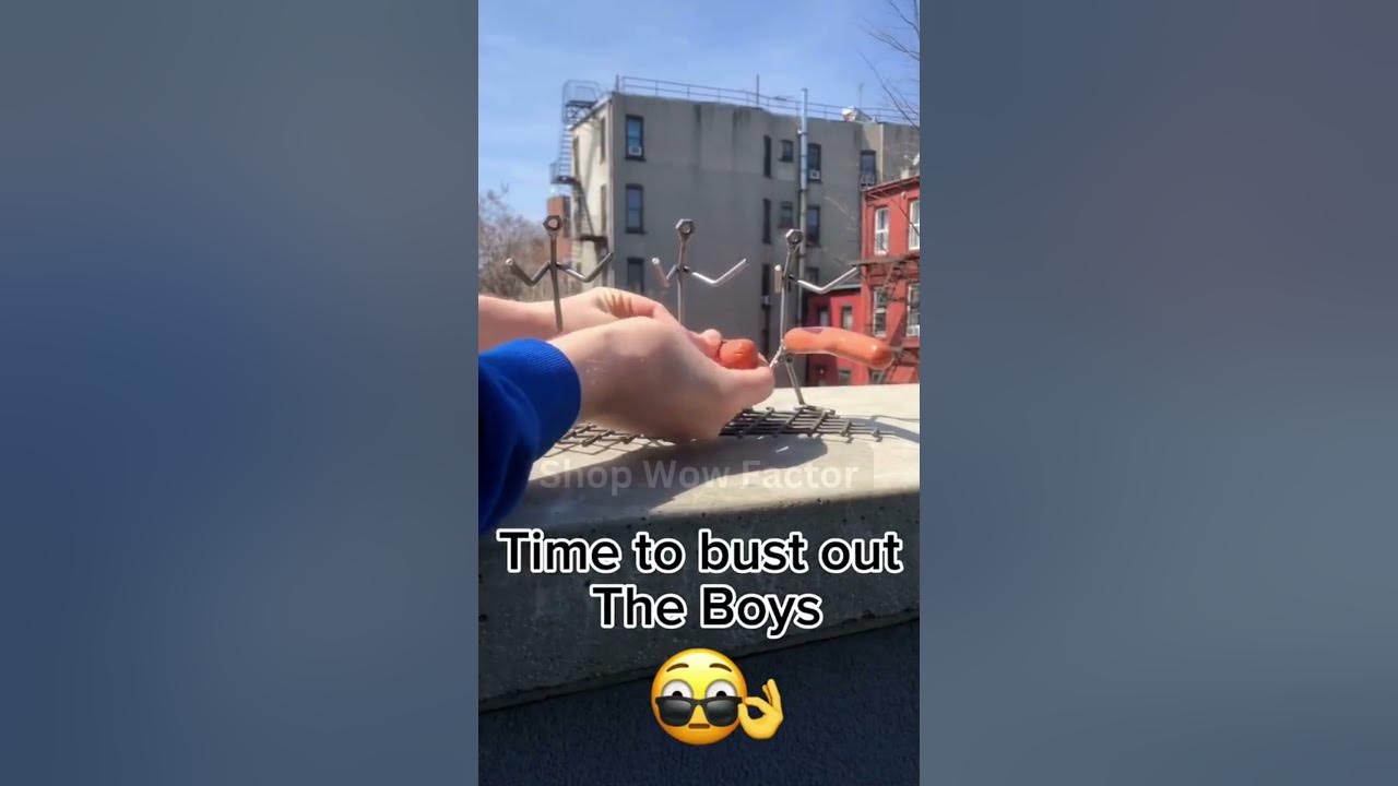 Video thumbnail for 🌭💡 Weenie Shaped Hotdog Holder 🍔🔥 || Link is in Description || #newyork #usa #newgadgets #shorts