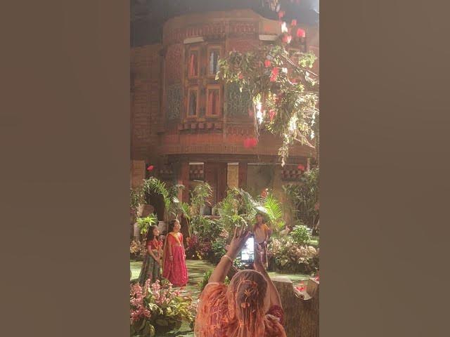 Video thumbnail for When Radha ji listen Krishna name than she doing dance.#trendingreel #photography #shorts