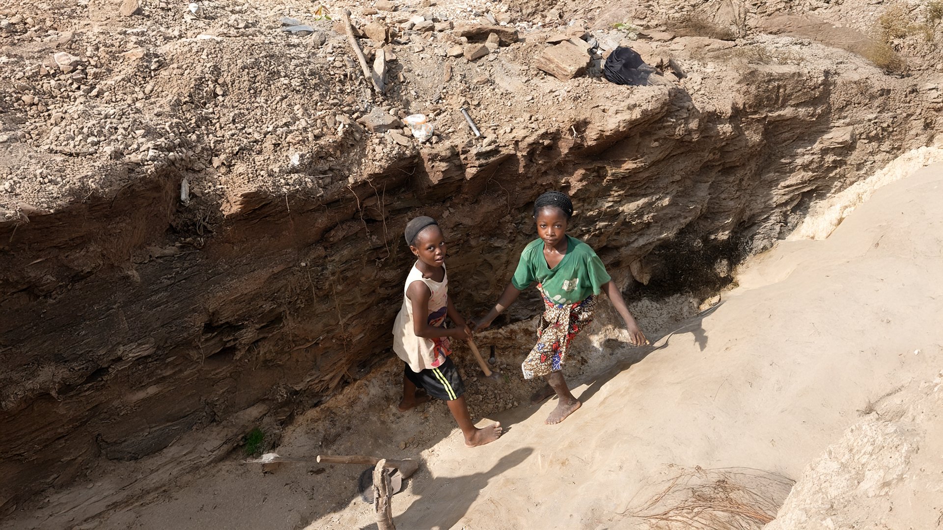 Video thumbnail for The artisanal miners behind Nigeria’s lithium boom