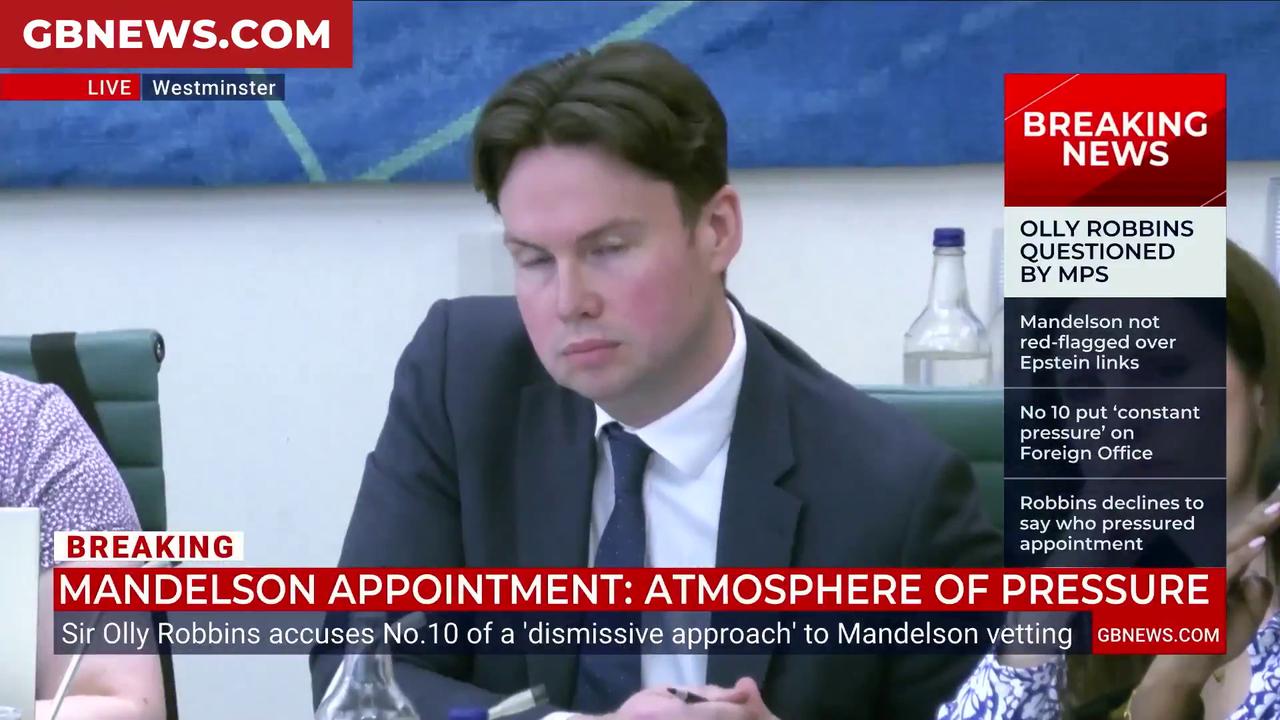 Video thumbnail for WATCH: Olly Robbins admits it would have been 'very difficult' to deny Lord Mandelson clearance