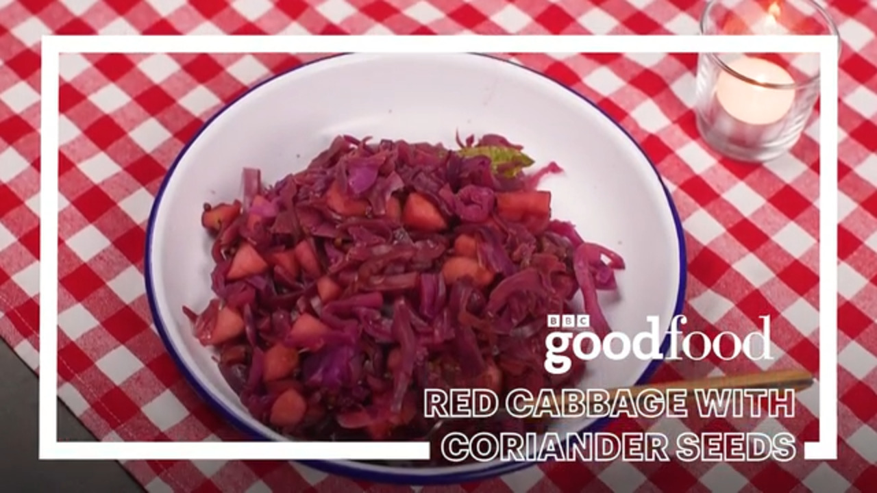 Video thumbnail for Red cabbage with coriander seed