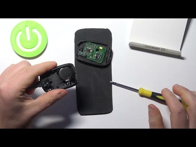 Video thumbnail for How to Change Car Key Battery for Dacia Sandero ( 2011 - 2020 ) - Open Car Key