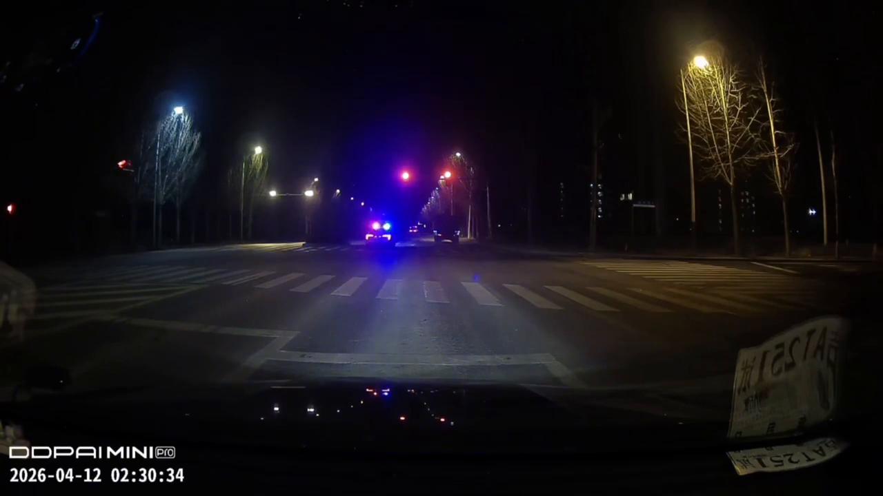 Video thumbnail for China: Hilarious Late-Night Chase.