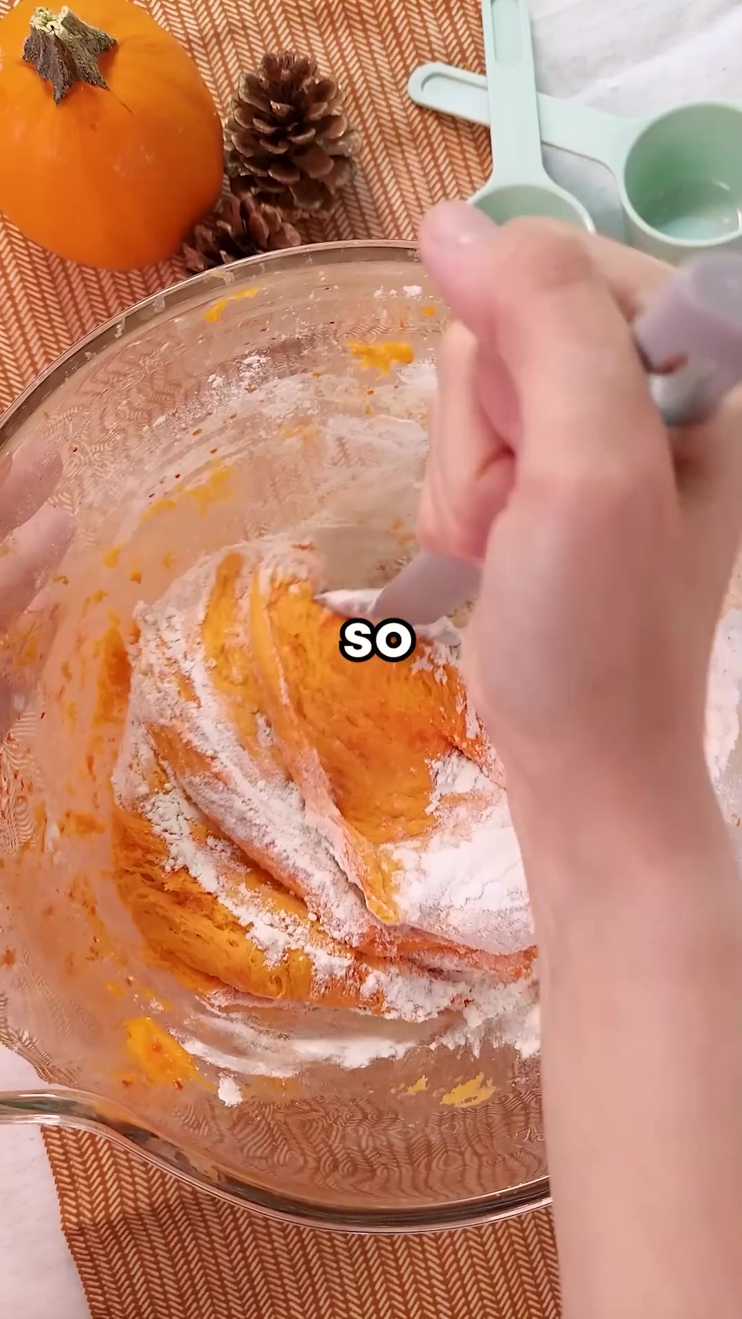 Video thumbnail for Fall Favorites FACEOFF! Which treat is the best¿ (1920p 30fps)