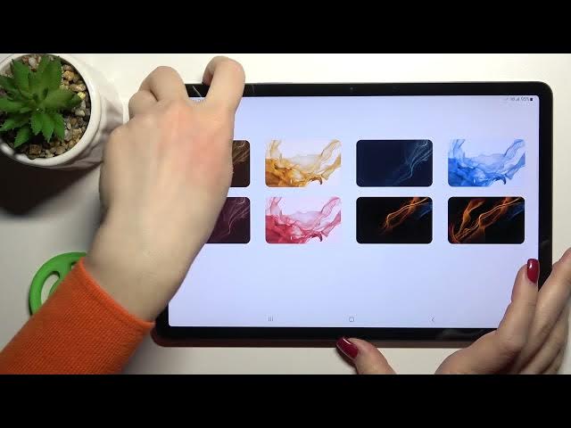 Video thumbnail for How to Change Lock Screen Wallpaper in SAMSUNG Galaxy Tab S8 – Find Lock Screen Customization