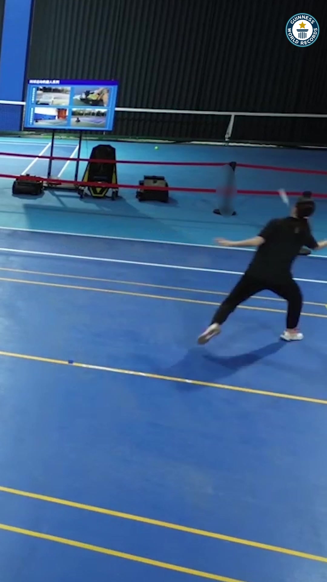 Video thumbnail for Most consecutive badminton counter hits with a mobile robot - 1,452 by Zhejiang Shenchen Kaidong Technology Co., Ltd.