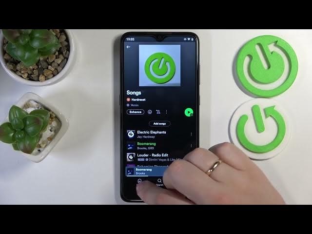 Video thumbnail for How to Make a Spotify Playlist Public
