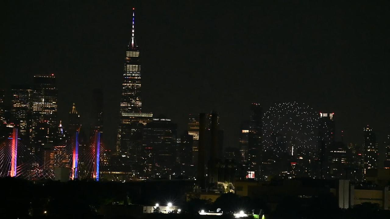 Video thumbnail for NY: Fourth of July Fireworks Seen From Queens Borough In NYC 2.