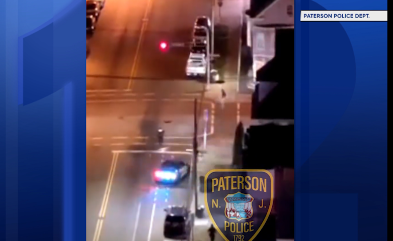 Video thumbnail for Police drones, foot chase help track down suspected car burglars in Paterson