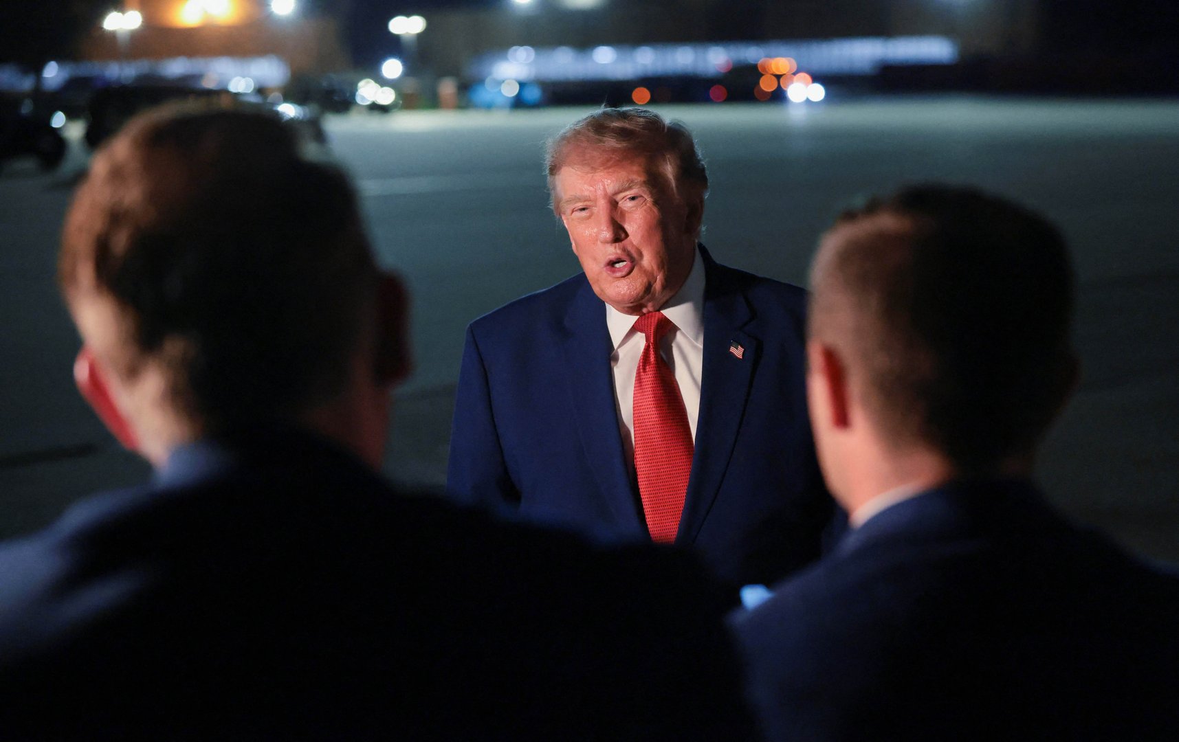 Video thumbnail for Trump says secret plane switch ‘up to the Secret Service’