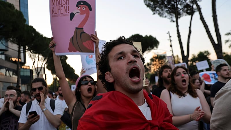 Video thumbnail for Albania: thousands rally on 12th day of protests against Trump-linked resort