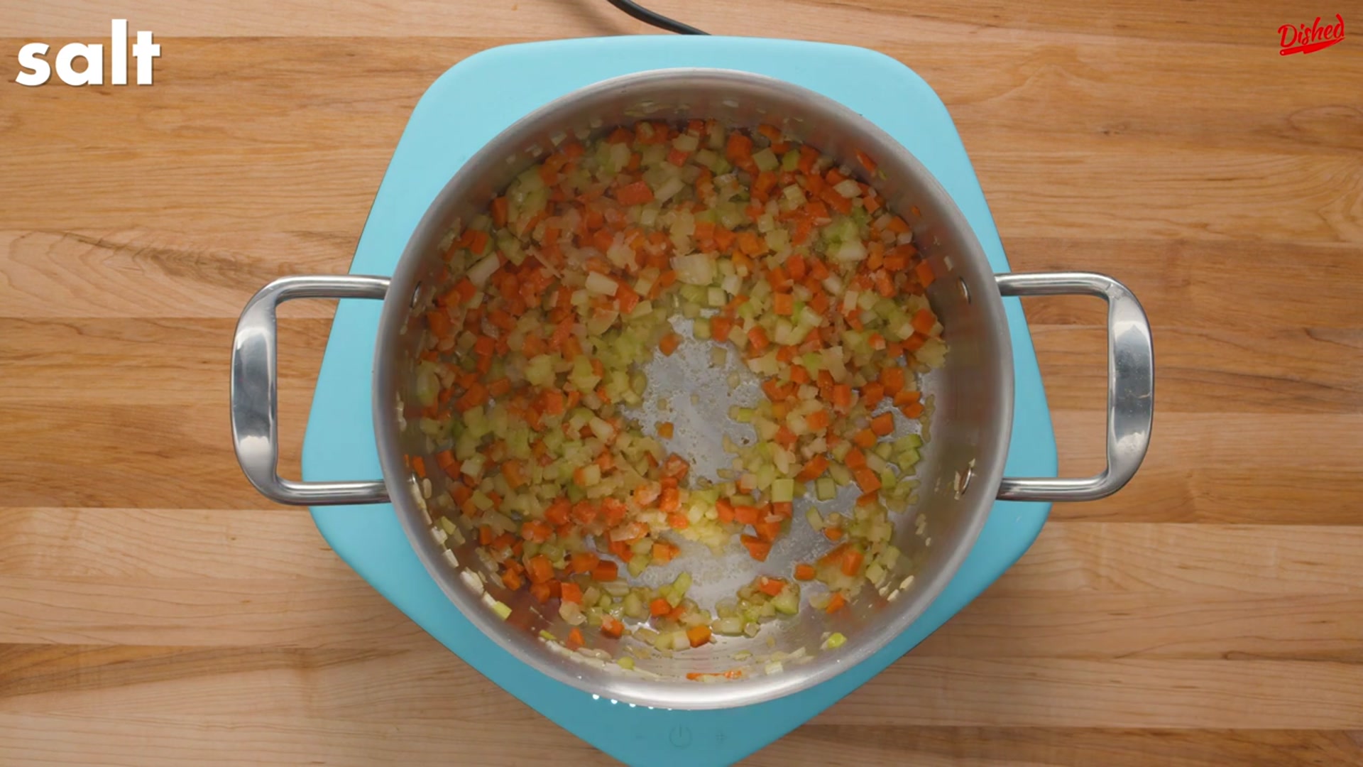 Video thumbnail for How to Make Leftover Turkey Noodle Soup Recipe(720P HD)