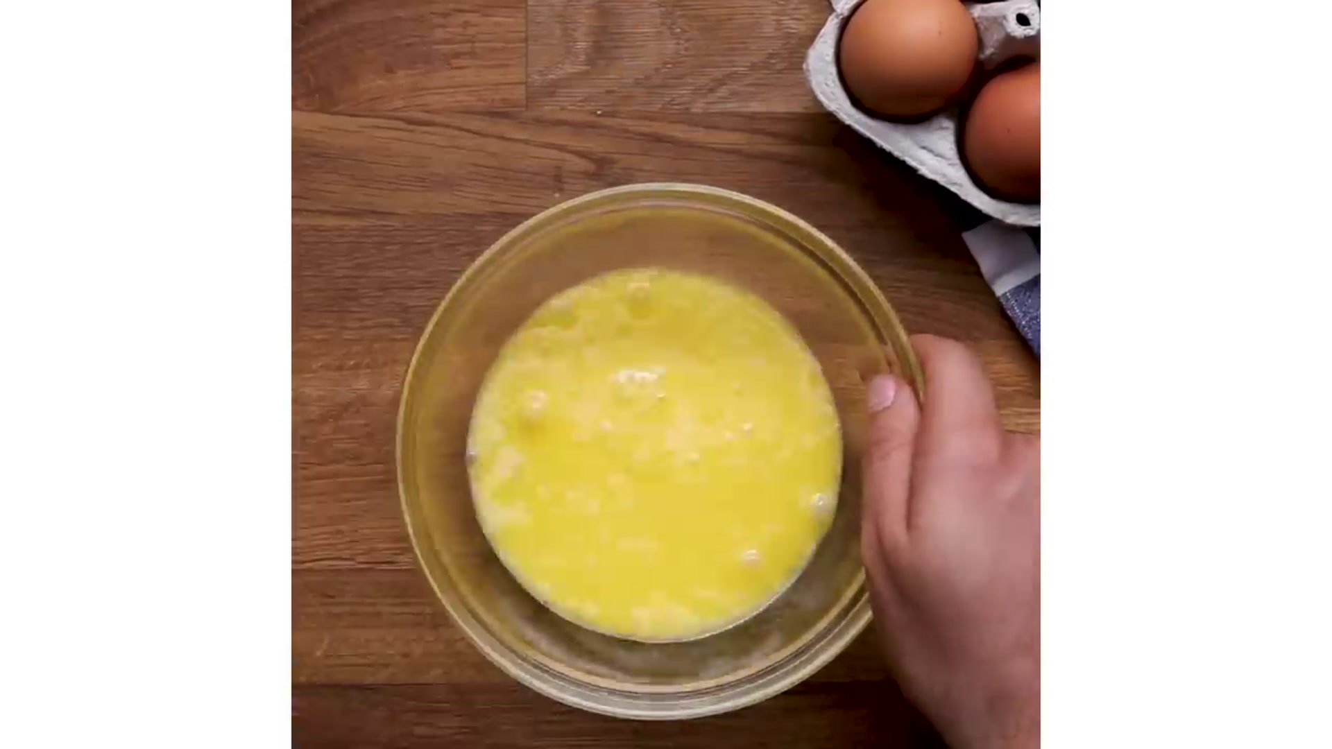 Video thumbnail for 5 Healthy Breakfast Recipes To Keep You Fresh All Day • Tasty(720P HD)