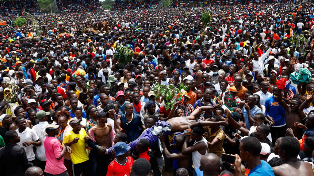 'Video thumbnail for Kenya: Huge crowds as body of revered politician Raila Odinga heads home'