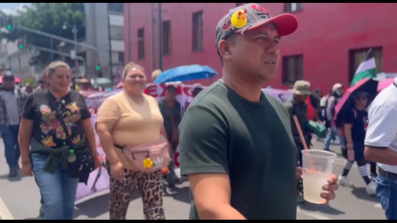 Video thumbnail for Mexico: Mexico Teachers Hold National March 7.