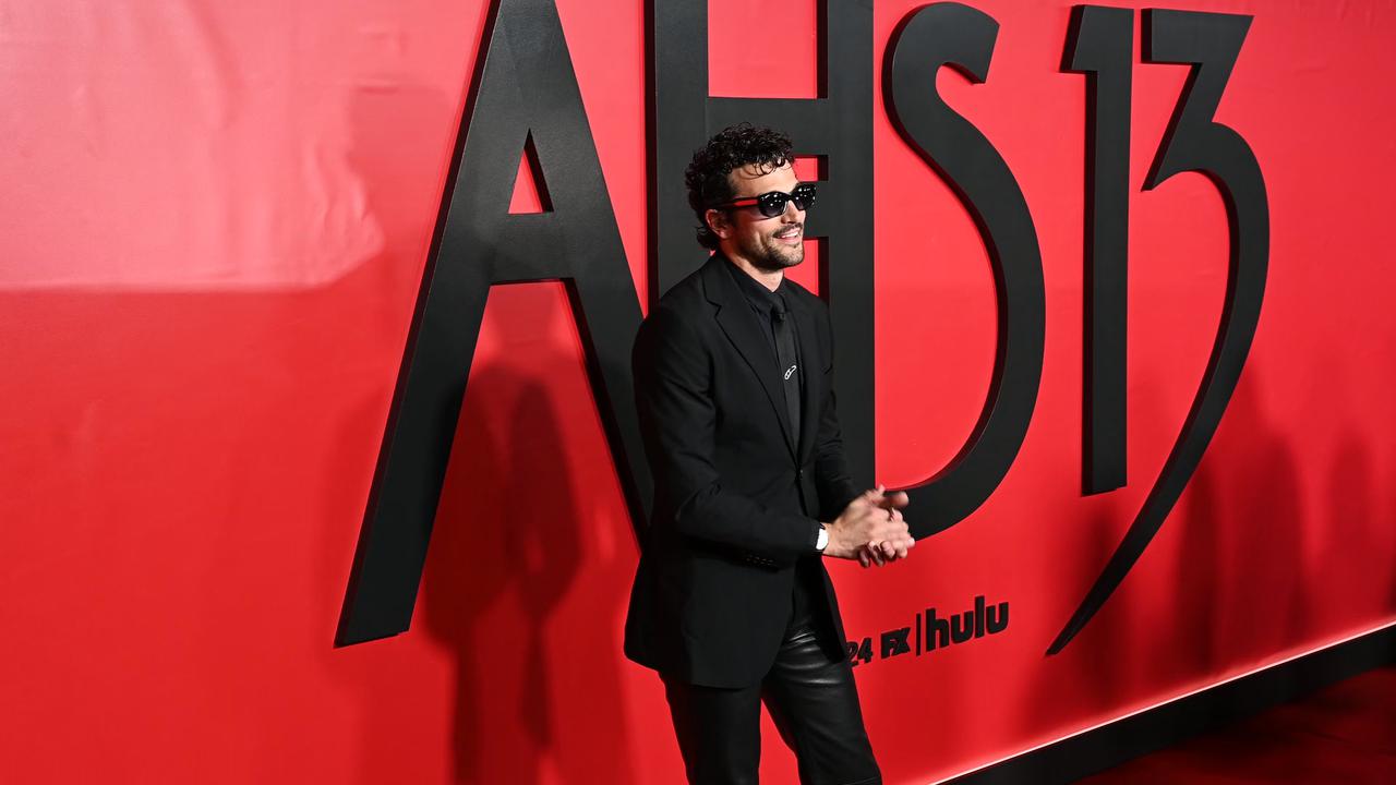 Video thumbnail for "NY: FX's "American Horror Story: 13" Celebration Event - Arrivals" 16.