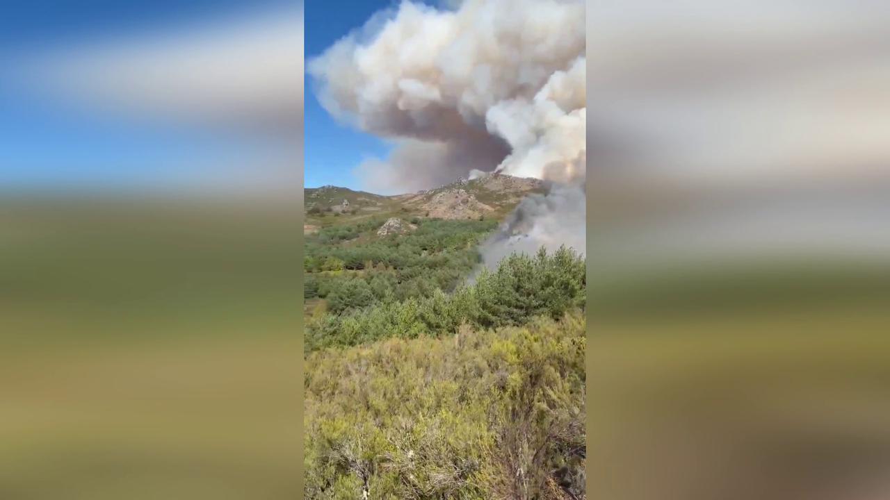 Video thumbnail for Spain: Wildfire Explodes Across 460 Hectares In Spain As Crews Battle Steep Terrain.