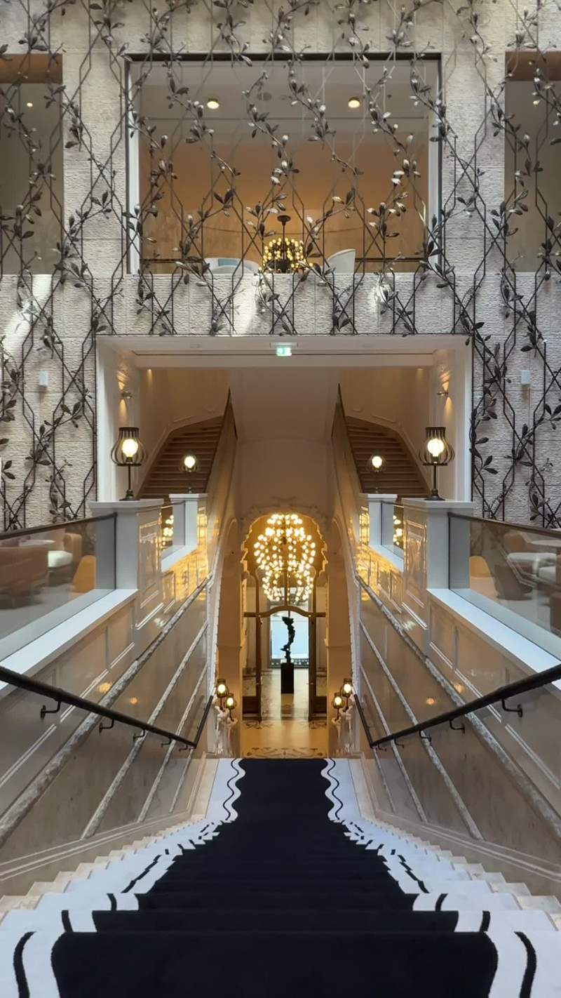 Video thumbnail for Inside the Luxurious St Regis Budapest Hotel