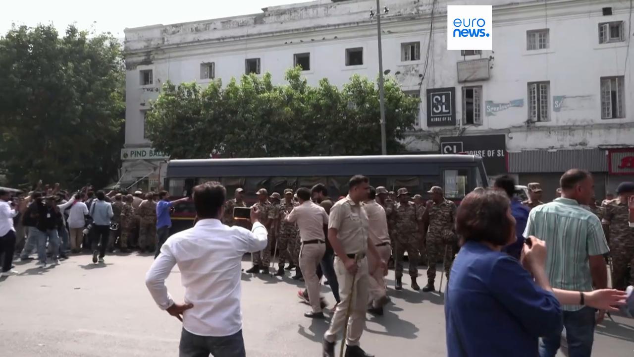 Video thumbnail for Thousands detained in New Delhi as police crack down on 'cockroach' movement