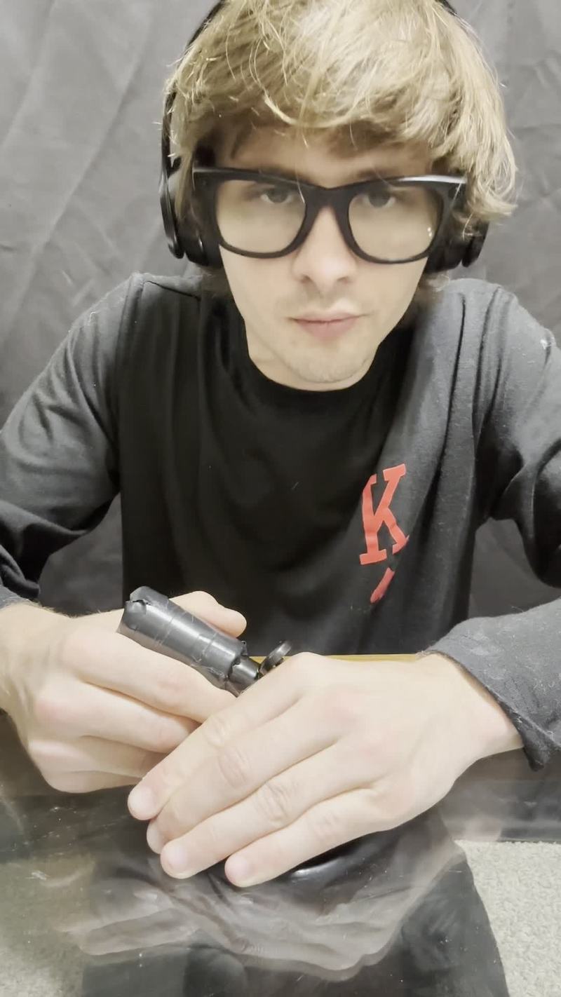 Video thumbnail for Black Paint Transforms into a Crawling Tarantula