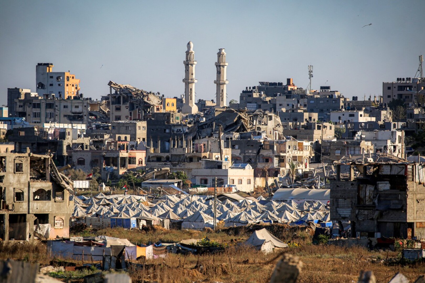 Video thumbnail for Gaza's destroyed roads slow rescue efforts: The challenge of reaching those in need