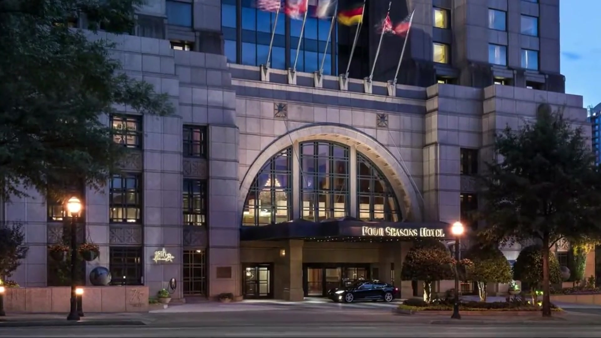 Video thumbnail for Top 10 Best Hotels to Visit in Atlanta _ USA - English(720P_60FPS)