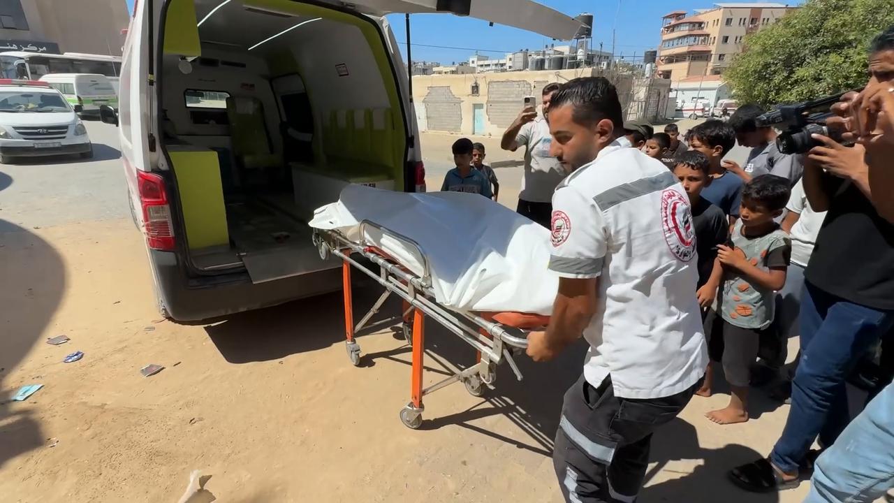 Video thumbnail for 2 Palestinians die of injuries from Israeli fire amid Gaza ceasefire violations.
