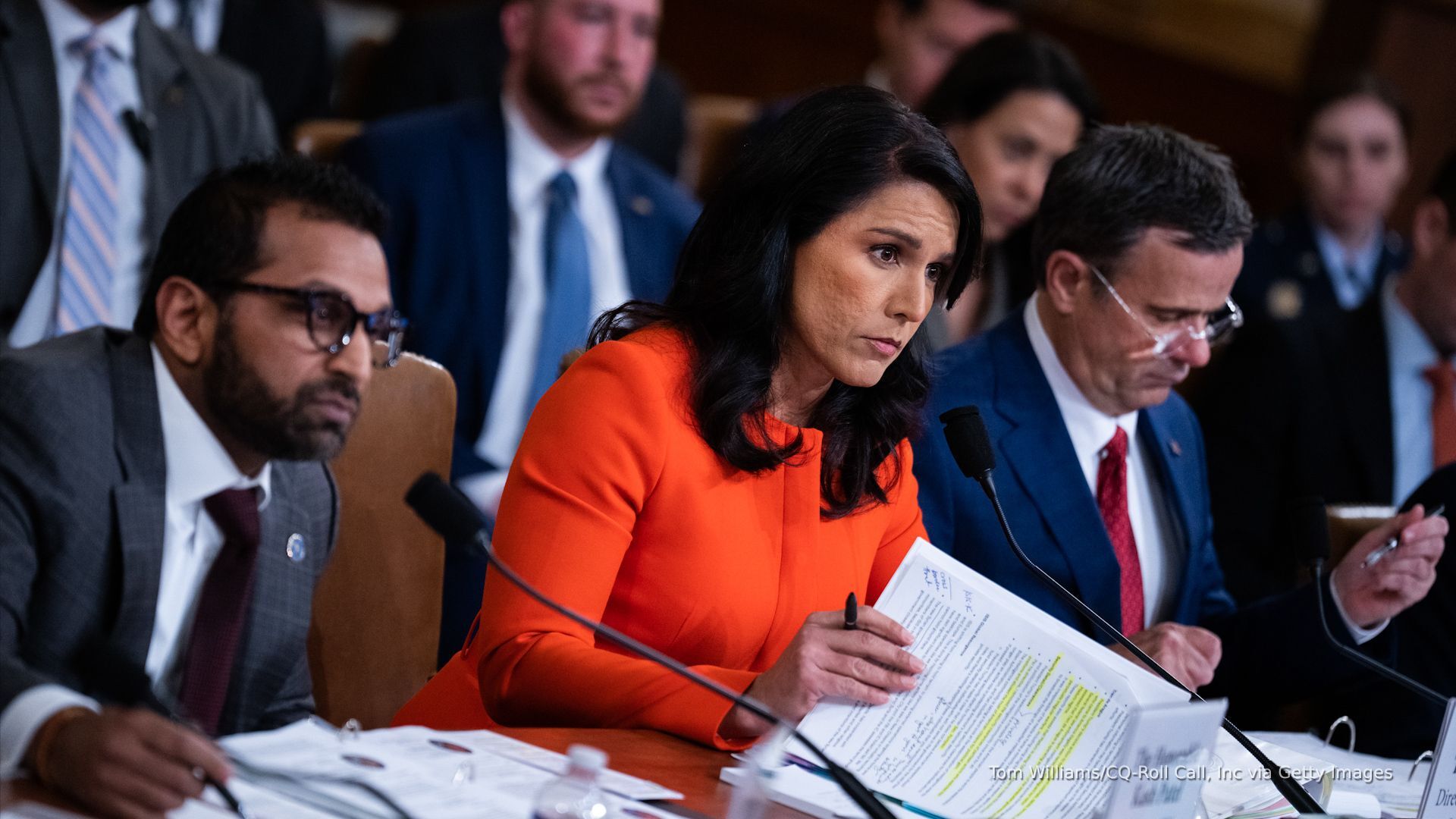 Video thumbnail for FBI using polygraph tests amid efforts to plug widespread internal leaks: Report