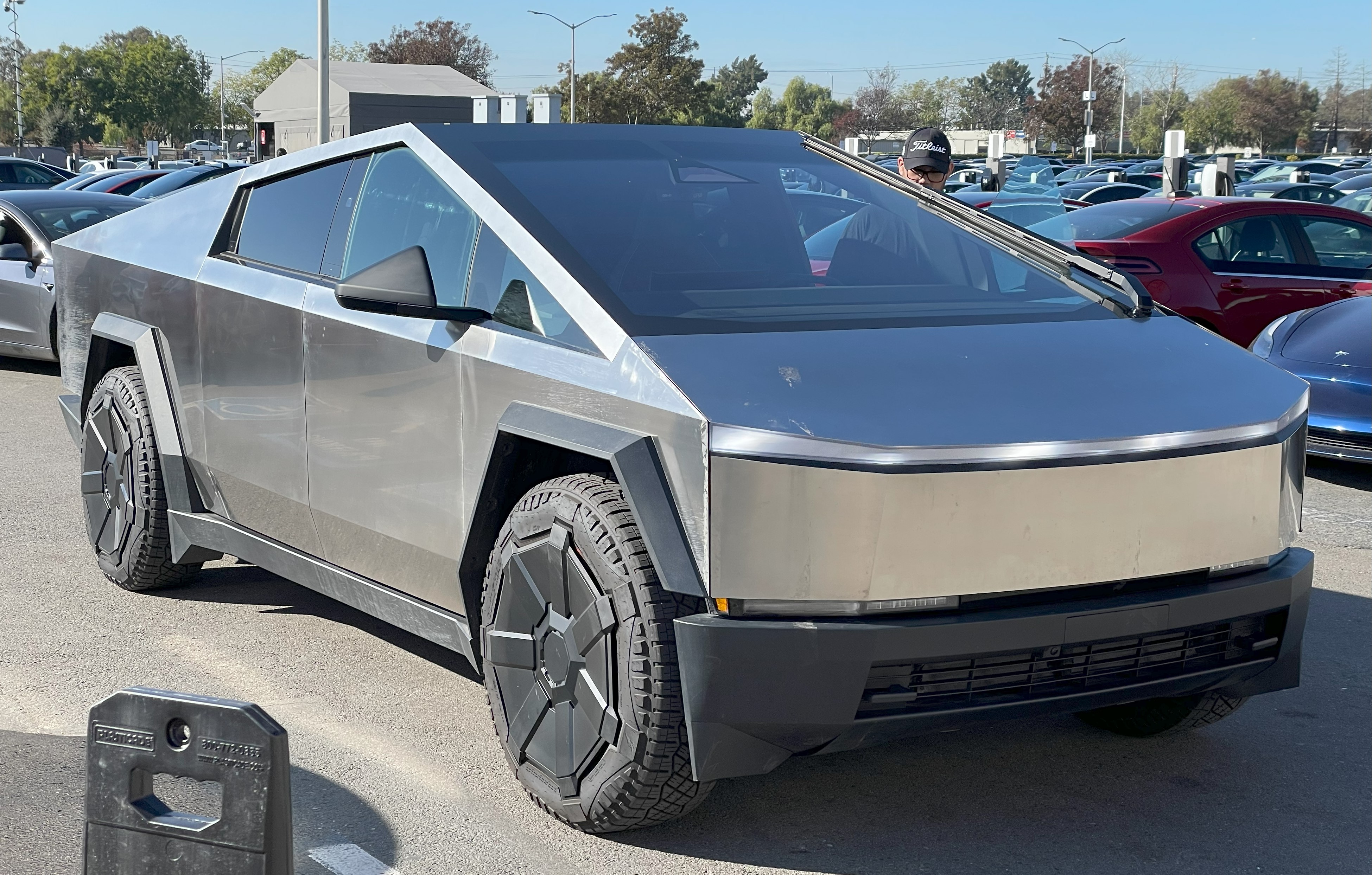 'Video thumbnail for Tesla's New Truck: A Game-Changer in Speed and Efficiency Is The Musk Truck a Dud or a Gem?'