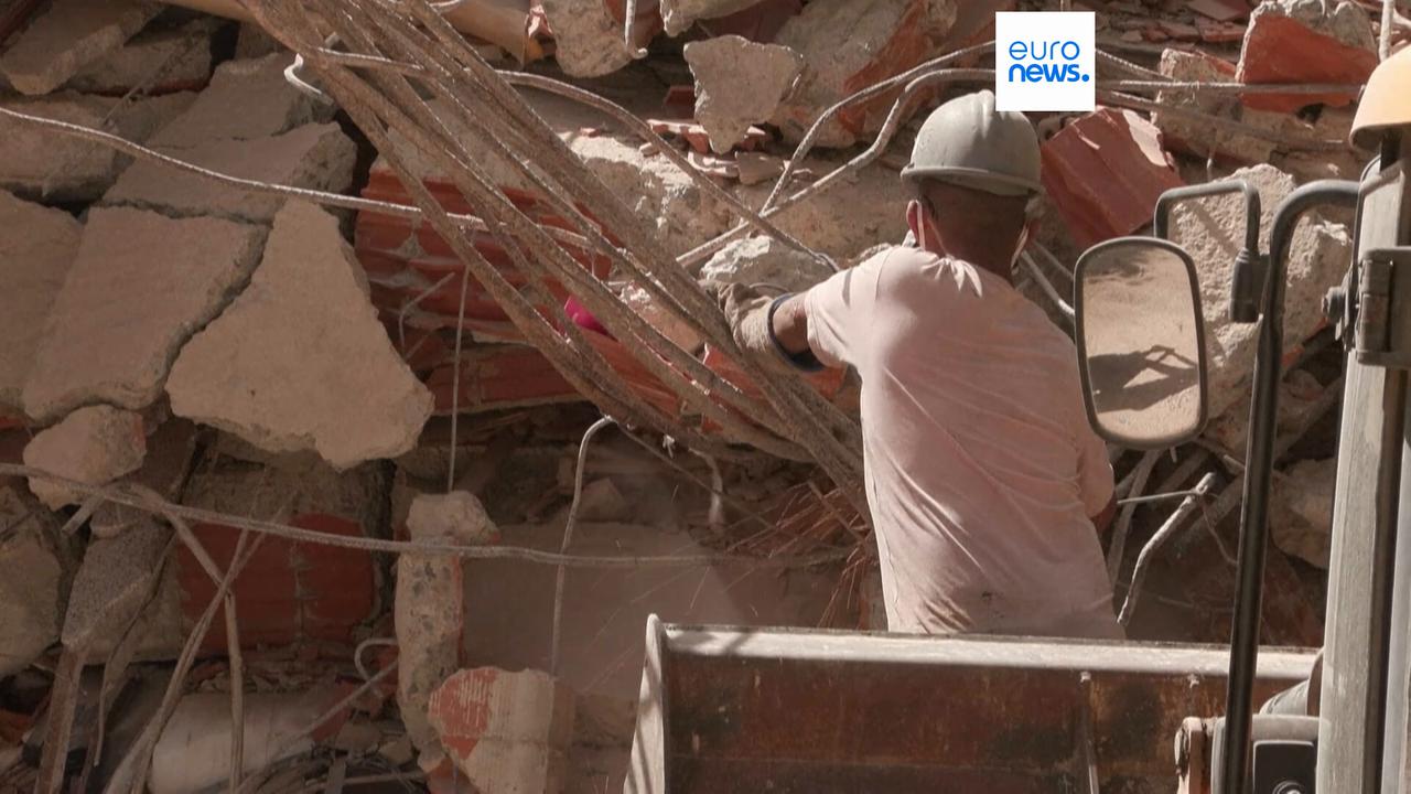 Video thumbnail for Searches continue for Venezuela earthquake survivors