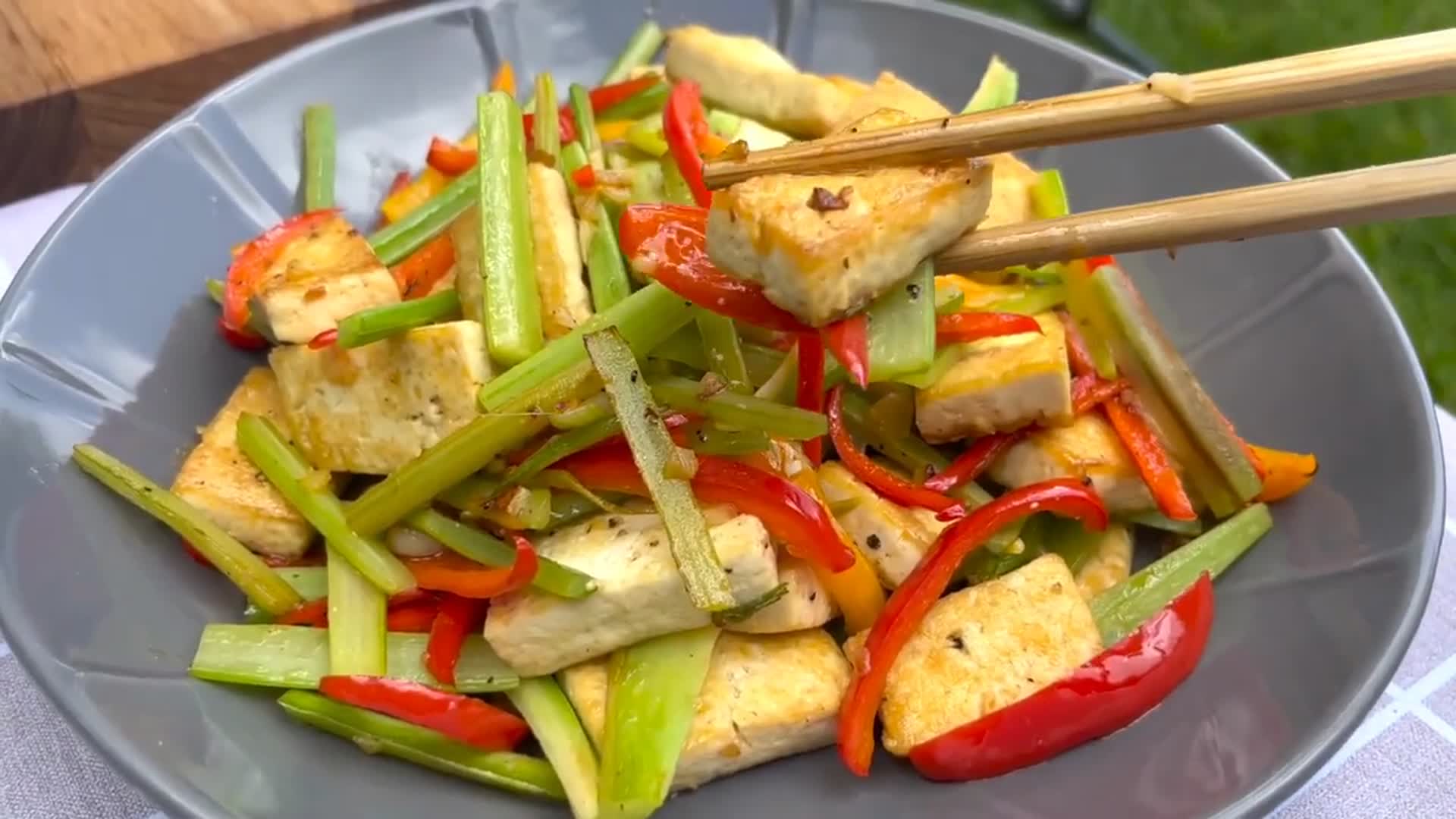 Video thumbnail for Find Vegetarian Recipes - Vegetarian