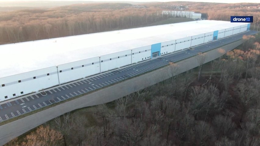 Video thumbnail for Homeland Security admits to using a Roxbury warehouse for ICE activities, defying a court order