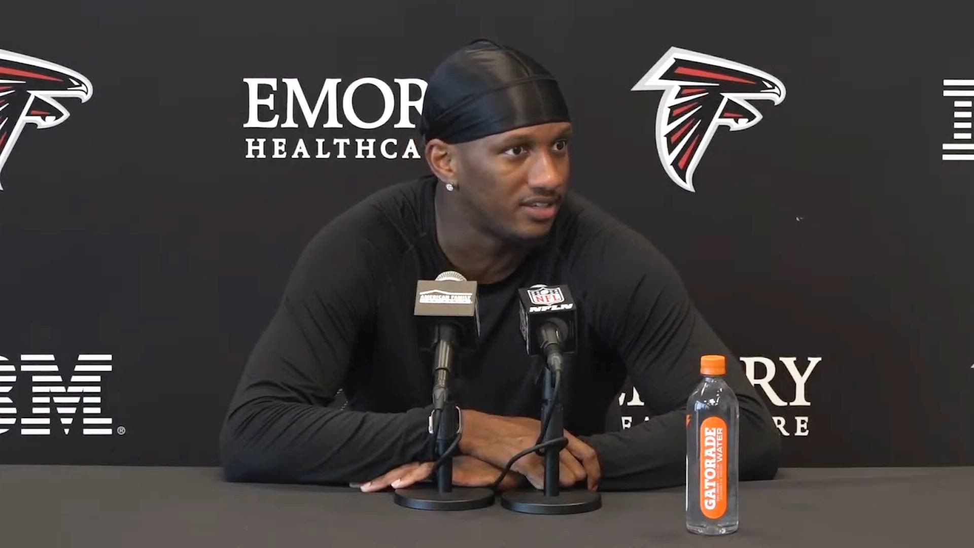 Video thumbnail for Michael Penix Jr. Details what WR Drake London's 'Dawg Mentality' Actually Means
