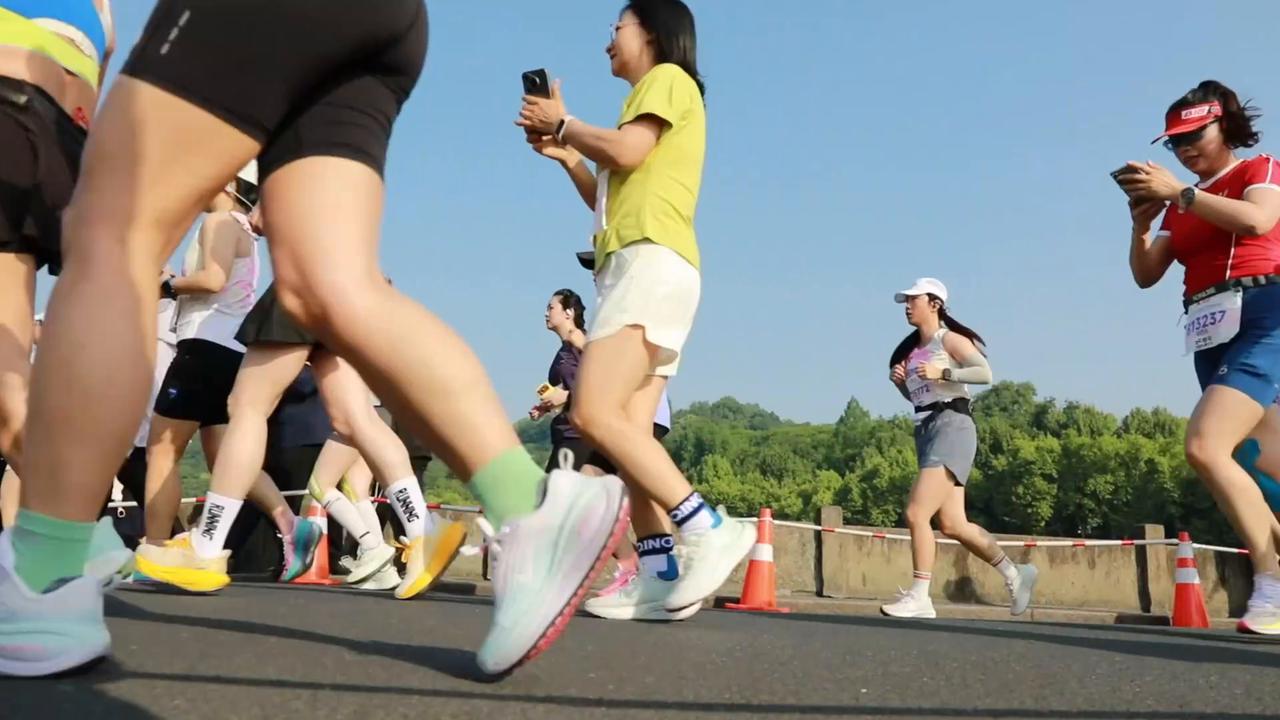 Video thumbnail for China: Hangzhou Women's Half Marathon.