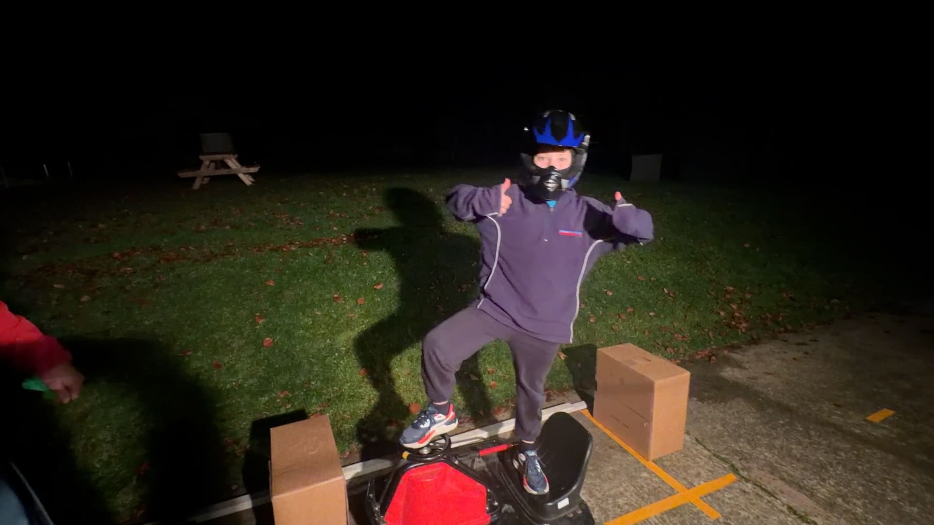 Video thumbnail for William Moffatt performs tight 50 cm drift cart park