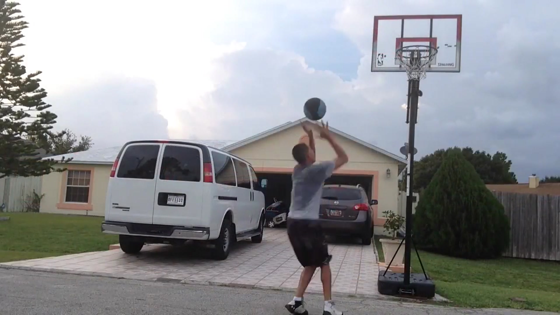 'Video thumbnail for Isaiah Rivera Power Dunks and Windmill Attempts on 10'1'