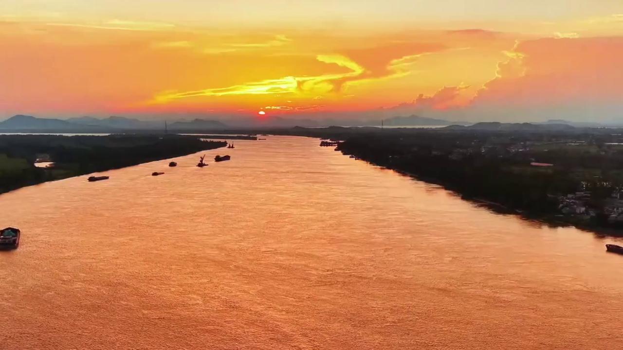 Video thumbnail for China: Bustling Shipping Activities on the Yangtze River in Chizhou.