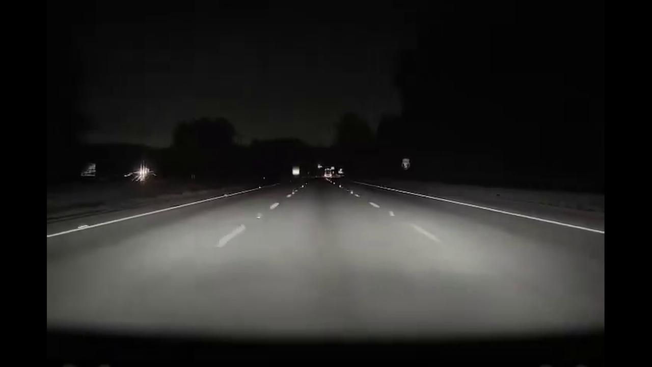 Video thumbnail for US: Meteor Fireball Lights Up Pacific Northwest Sky 2.