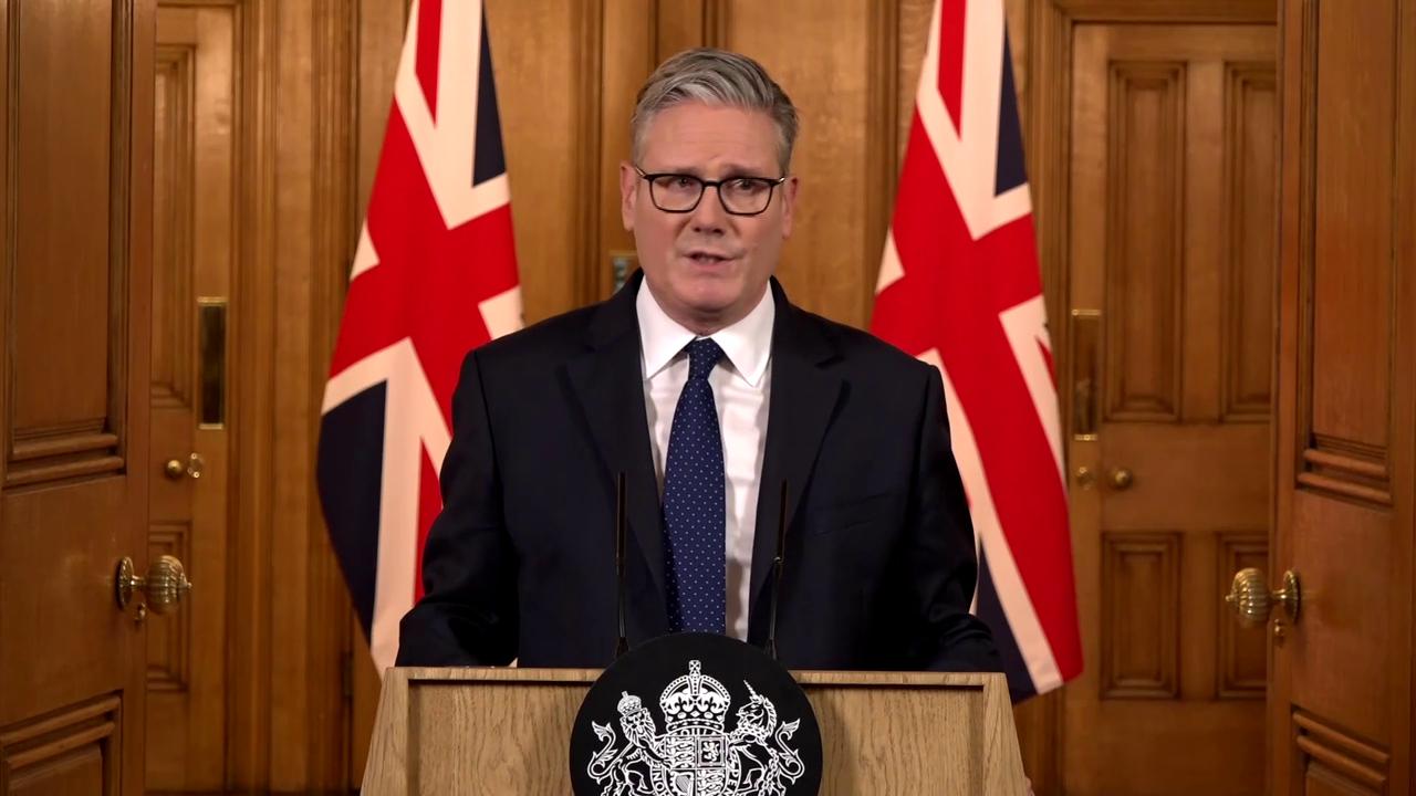 Video thumbnail for WATCH IN FULL: Sir Keir Starmer addresses the nation after Manchester synagogue attacks - 'Hatred is rising'