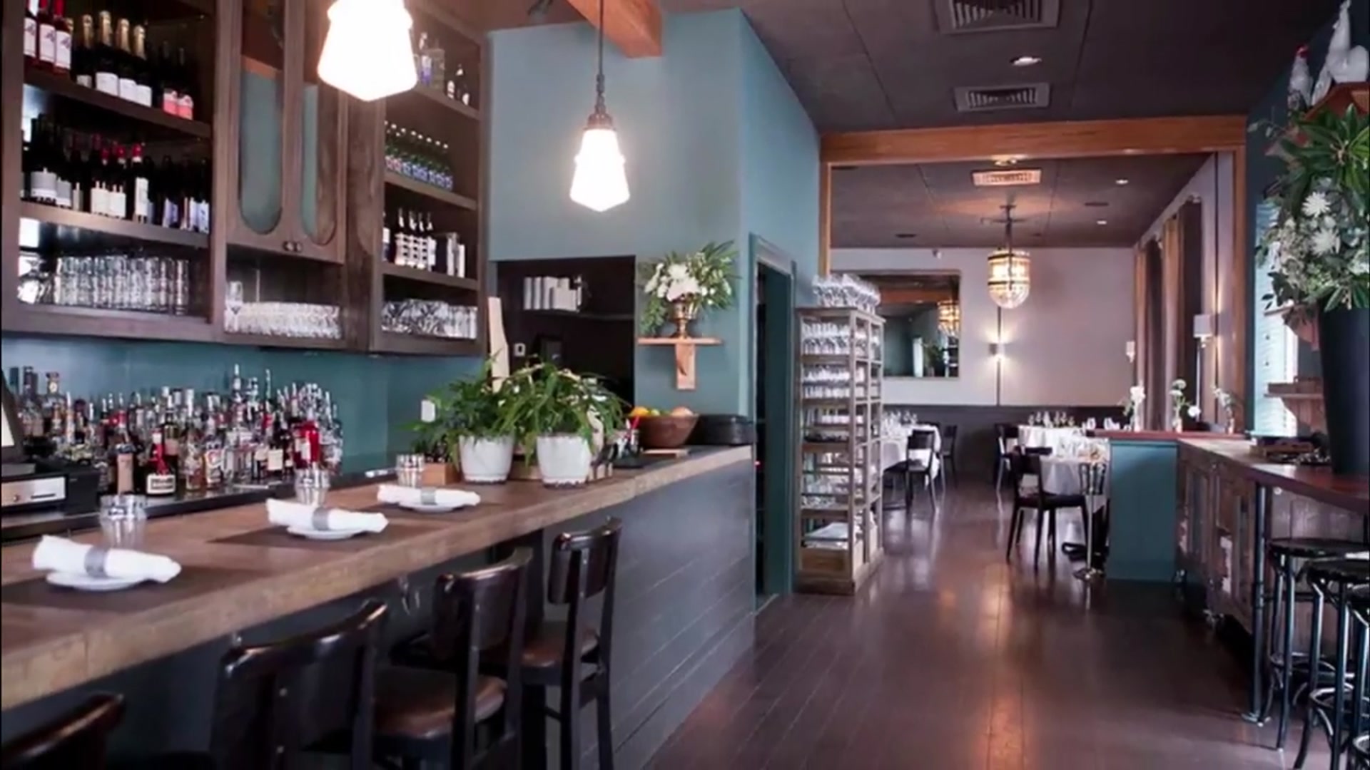 Video thumbnail for Top 10 Best Restaurants to Visit in Charleston_ South Carolina _ USA - English(720P_60FPS)