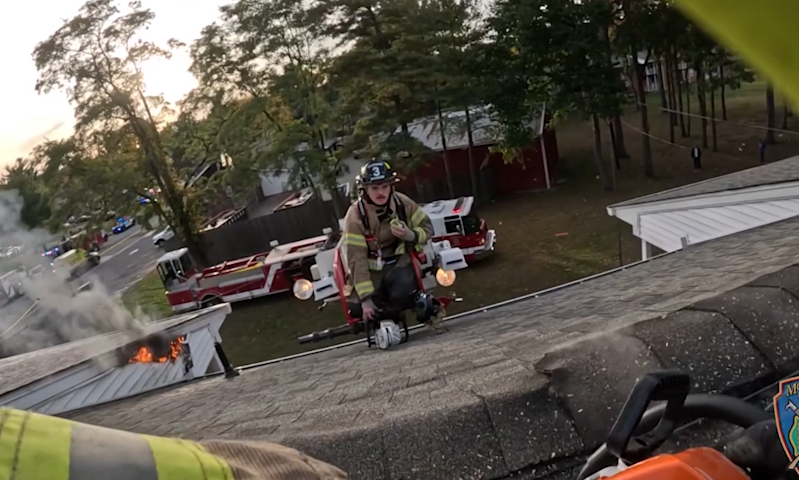 Video thumbnail for Must See Video: Roof collapses as crews fight intense apartment fire in Old Bridge