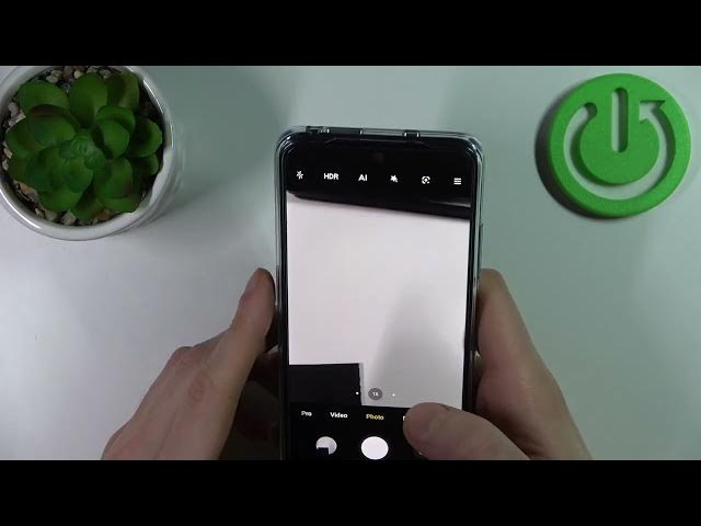 Video thumbnail for How to Enter Burst Shot Camera Mode on XIAOMI Poco M4 Pro